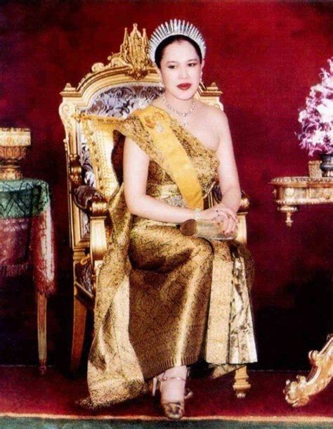  Querying Queen Sirikit: A Thai Folktale About a Powerful Monarch and Her Loyal Subject!